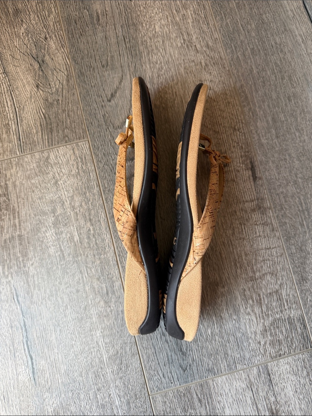 Vionic Tan Bow Thong Sandals with Gold Bead Accents - Picture 4 of 8